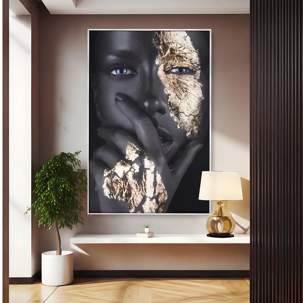 Tablou canvas cu tablou canvas cu portret de femeie, in rama de aluminiu argintiu